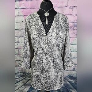 Torrid 3/4 sleeve‎ blouse